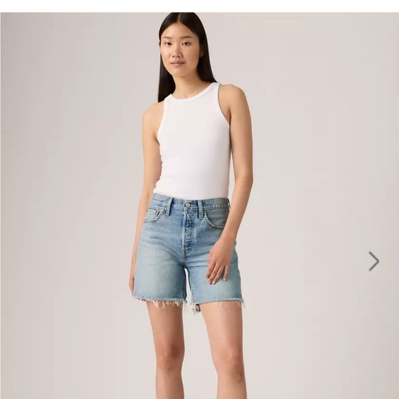 Levi’s Denim Jean Shorts 501 Mid Thigh Distressed SZ 26 Waist - Picture 9 of 9